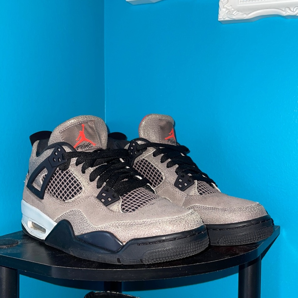 Air Jordan 4 Retro GS “Taupe Haze”